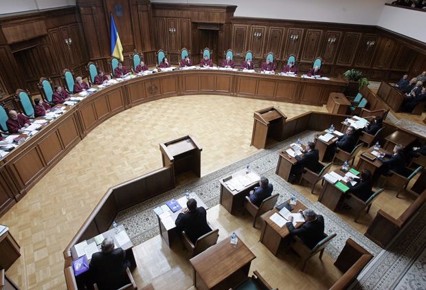 Конституционный Суд запретил Кабмину устанавливать размер снобжения деньгами судов