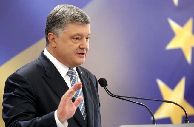 Напевно, найкращий банкір у світі — Порошенко про Гонтареву