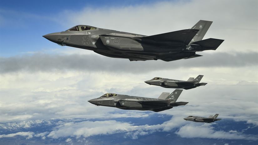 США випробують найновітніші винищувачі F-35A в Європі