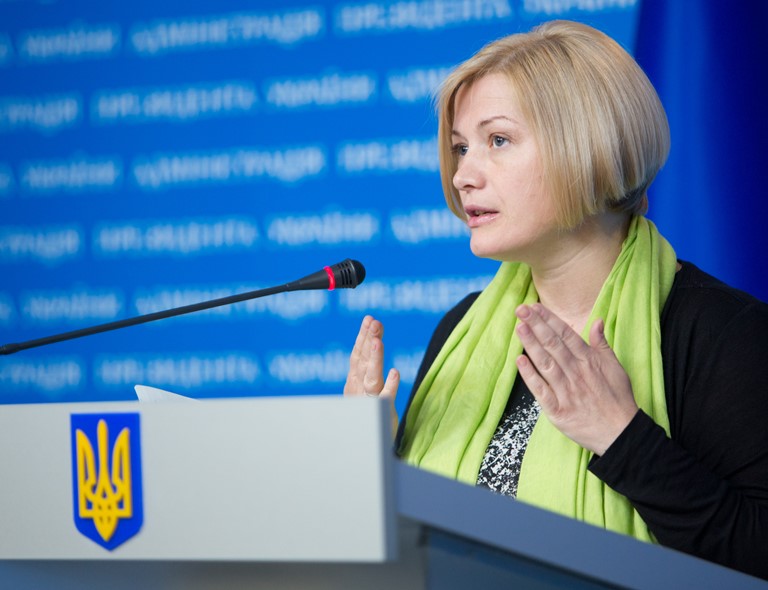 Из плена освободили еще двух украинцев — Порошенко