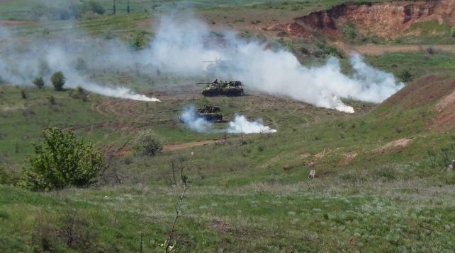 Восемь танкистов пострадали во время состязаний на Днепропетровщине Восемь танкистов пострадали во время состязаний на Днепропетровщине
