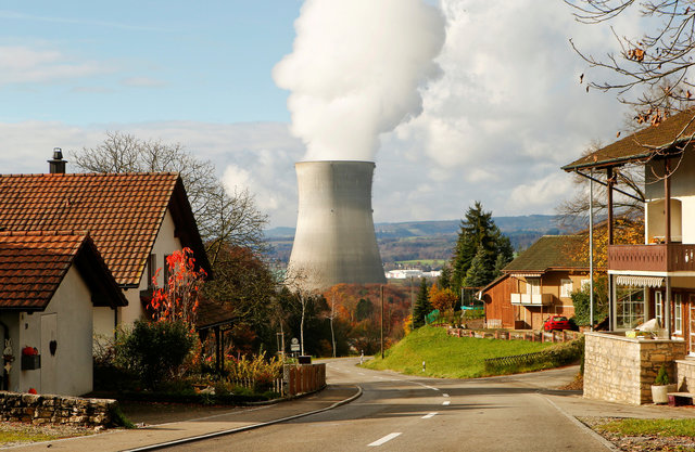 Швейцарцы голосуют на референдуме о ликвидации атомных станций по выробатыванию электричества