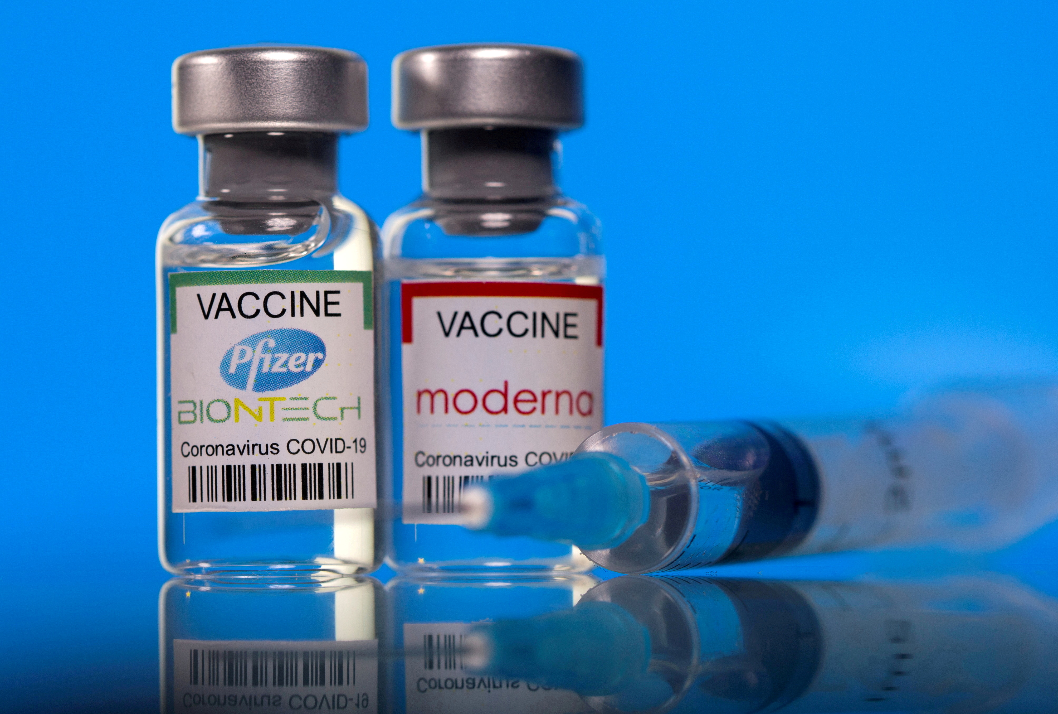 Европе вакцины. Вакцина Pfizer/BIONTECH против Covid-19. Vaccine Covid-19 Pfizer. Pfizer вакцина от коронавируса. Pfizer BIONTECH vaccine.