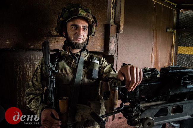 Від Фундації спадщини родини Терещенків - Анна ЧАПАЛА, м. Полтава – за серію портретів військових