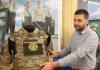 НОВУ КОНСТРУКЦІЮ БРОНЕЖИЛЕТА У БОЙОВОМУ КОСТЮМІ PLASTOON (НА ФОТО) ПРЕДСТАВНИК ЗАВОДУ-ВИРОБНИКА МАКСИМ ПЛЄХОВ ПОРІВНЮЄ З ПЕРЕХОДОМ ВІД КІННОЇ ТЯГИ ДО ДВИГУНА ВНУТРІШНЬОГО ЗГОРЯННЯ / ФОТО МИКОЛИ ТИМЧЕНКА / «День»
